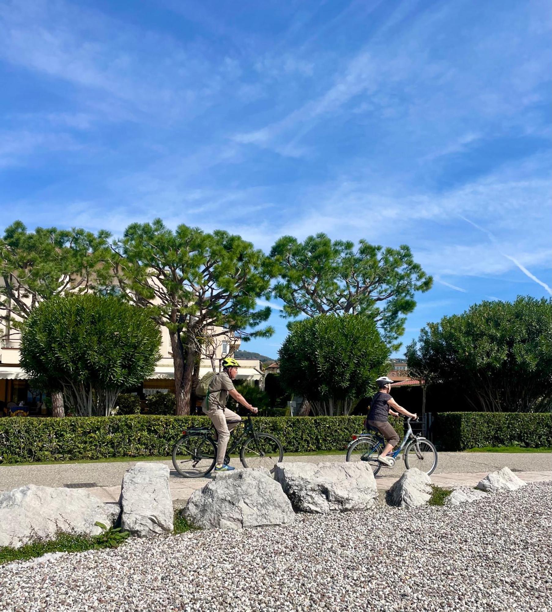 B City Hotel Bardolino Buitenkant foto