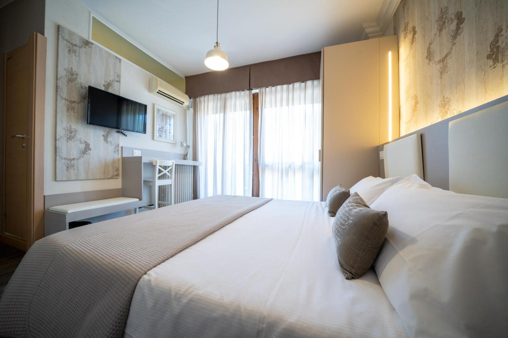 B City Hotel Bardolino Buitenkant foto