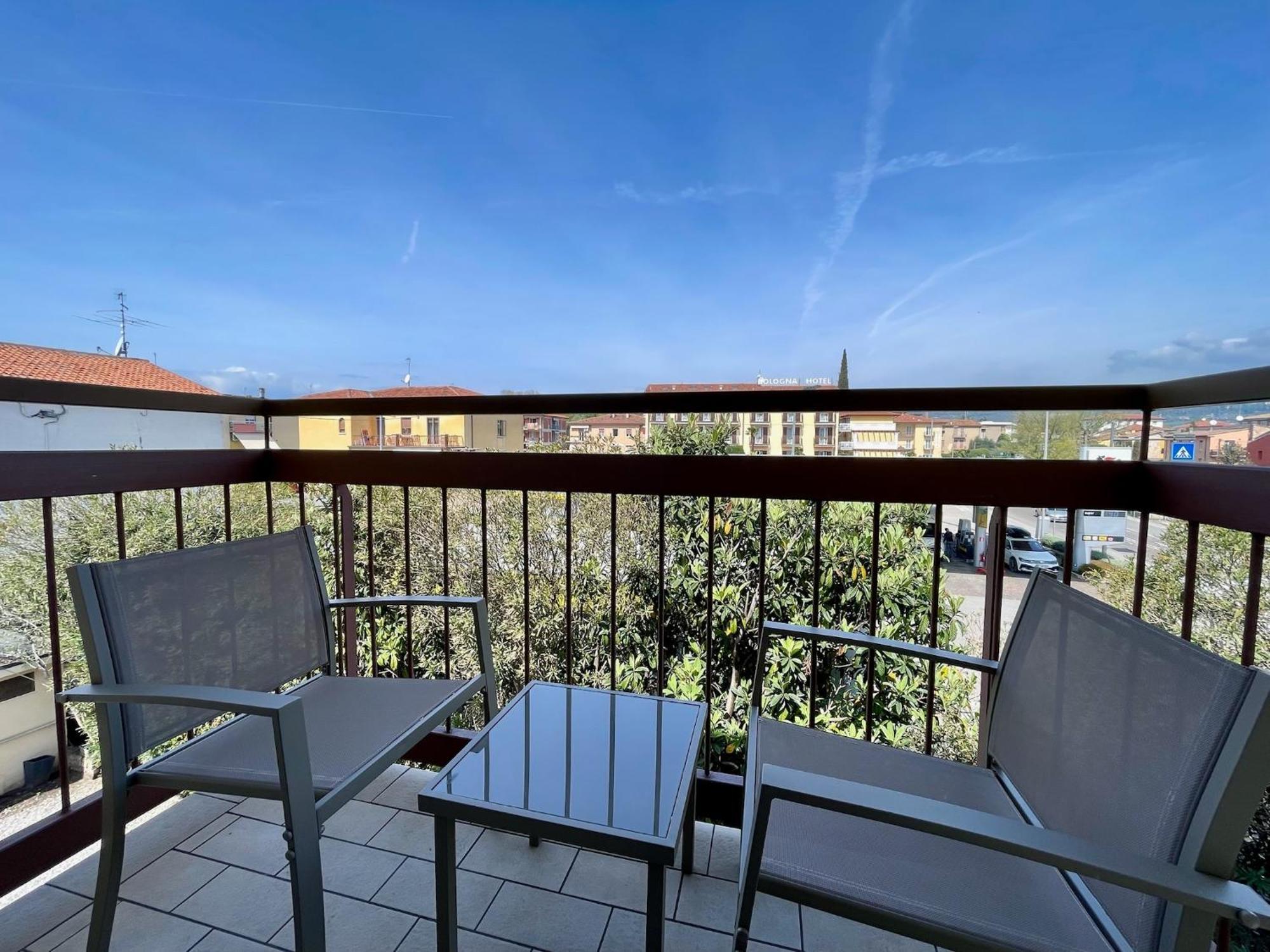 B City Hotel Bardolino Buitenkant foto