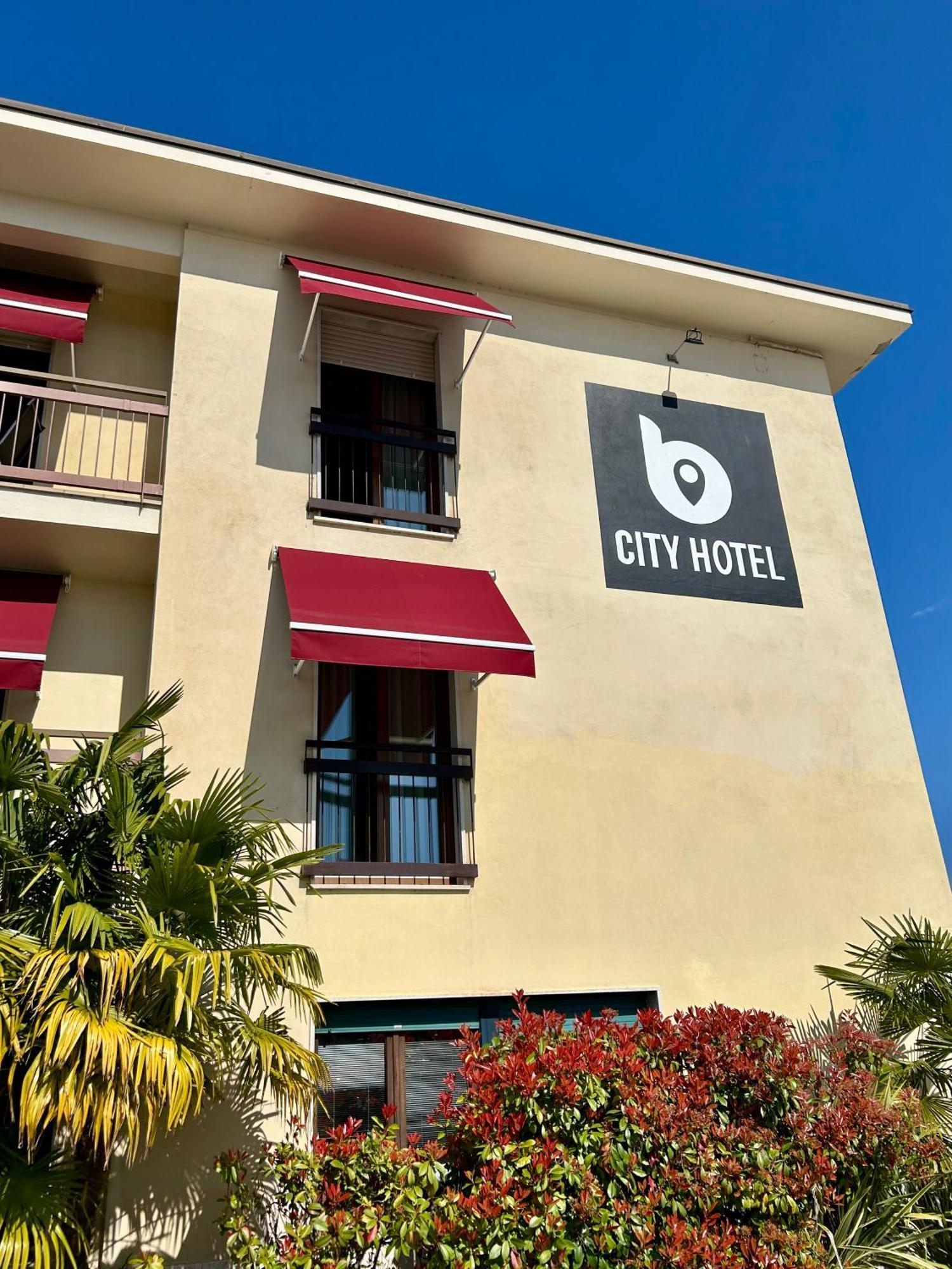 B City Hotel Bardolino Buitenkant foto