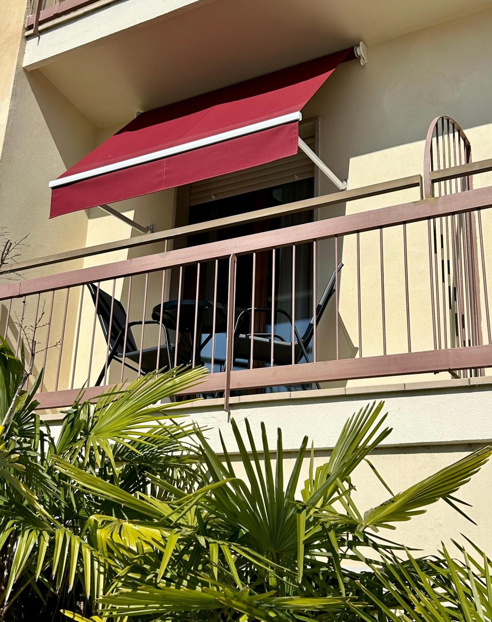 B City Hotel Bardolino Buitenkant foto