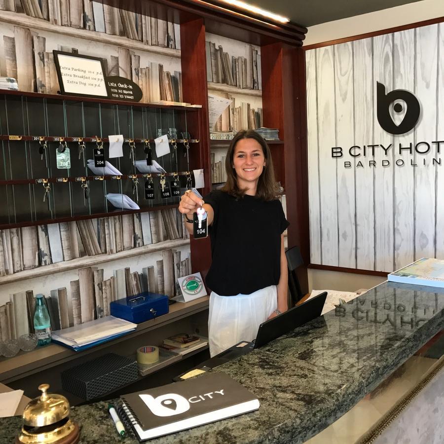 B City Hotel Bardolino Buitenkant foto