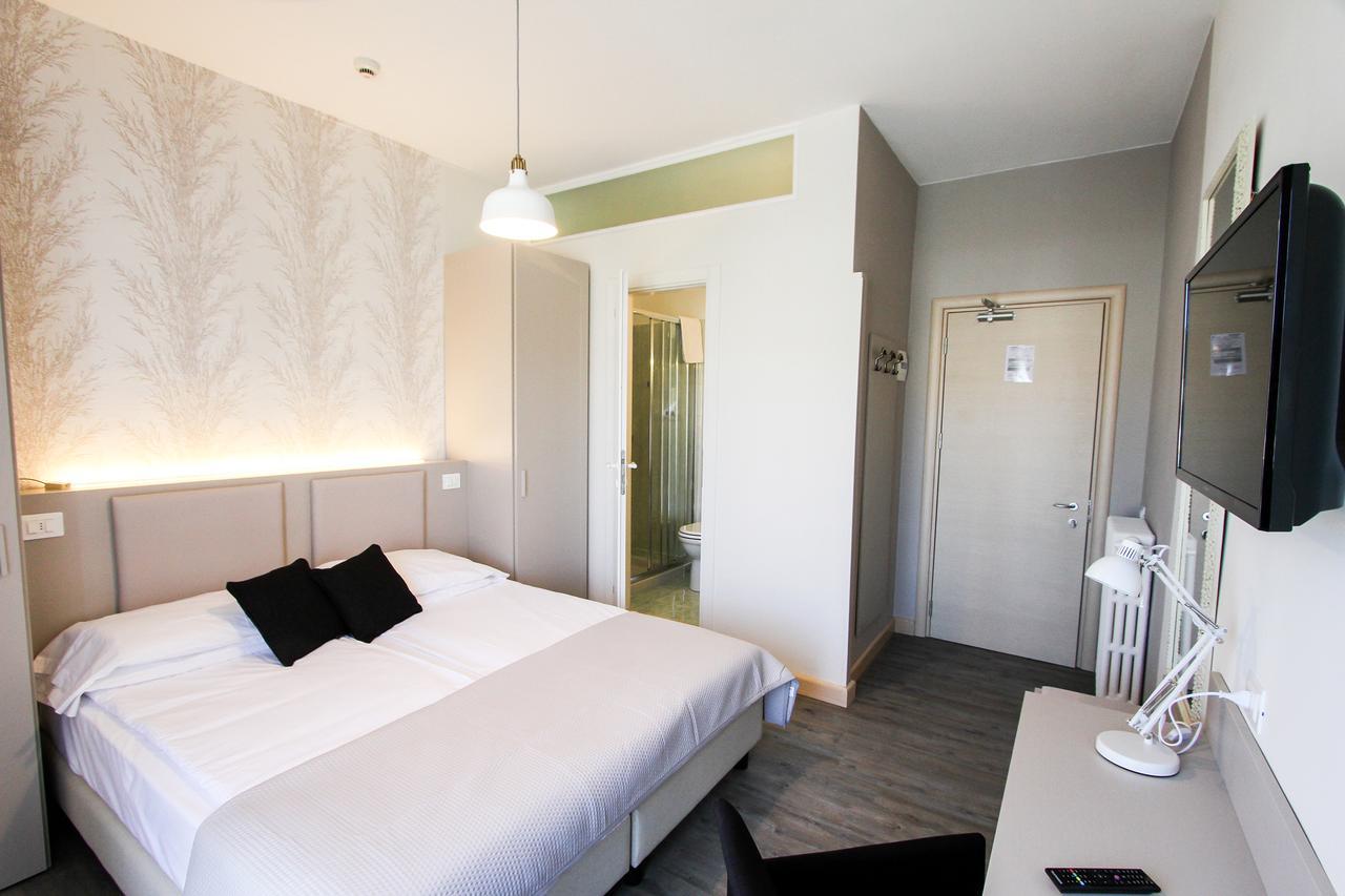B City Hotel Bardolino Buitenkant foto
