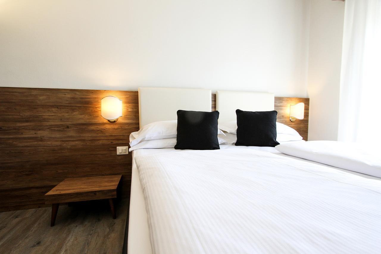 B City Hotel Bardolino Buitenkant foto