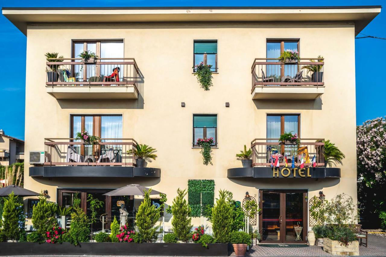 B City Hotel Bardolino Buitenkant foto